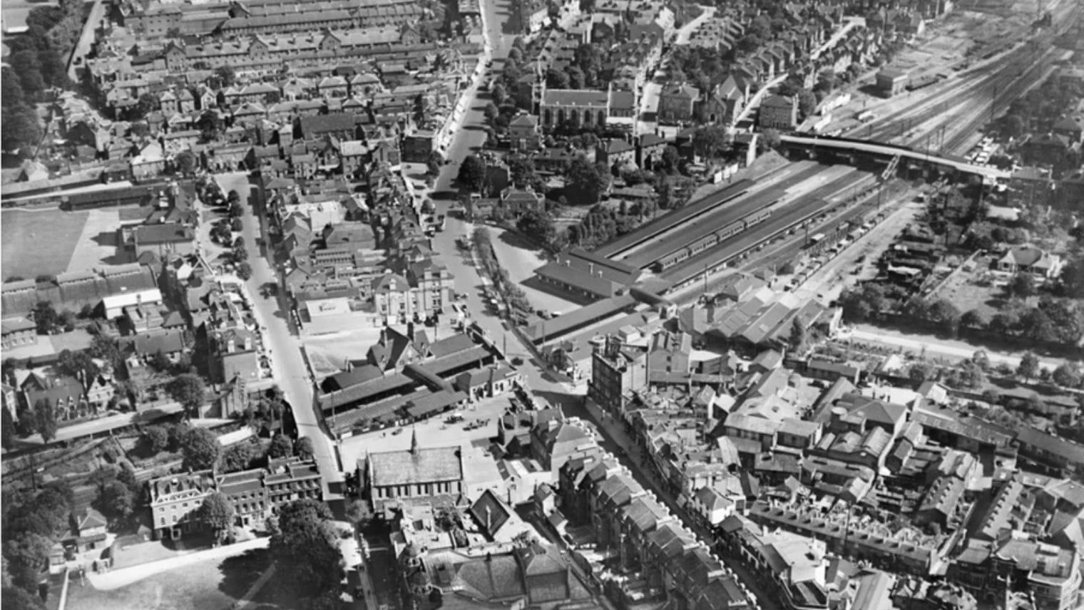 English Heritage Archive aerial photograph from August 1928 of the first Richmond Station built in 1846 and replaced in 1937 by the current station building