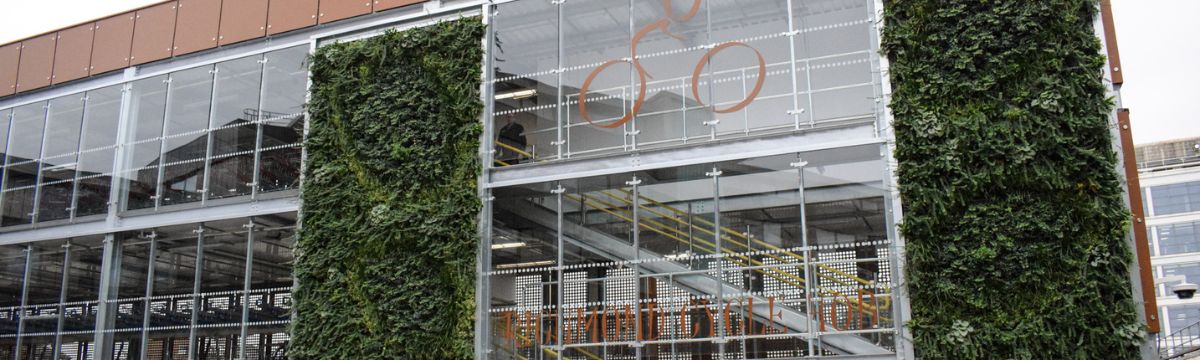 Richmond (London) station cycle hub - South Western Railway