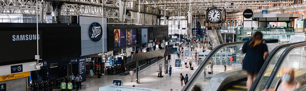 Crowded SWR hub: London Waterloo Station