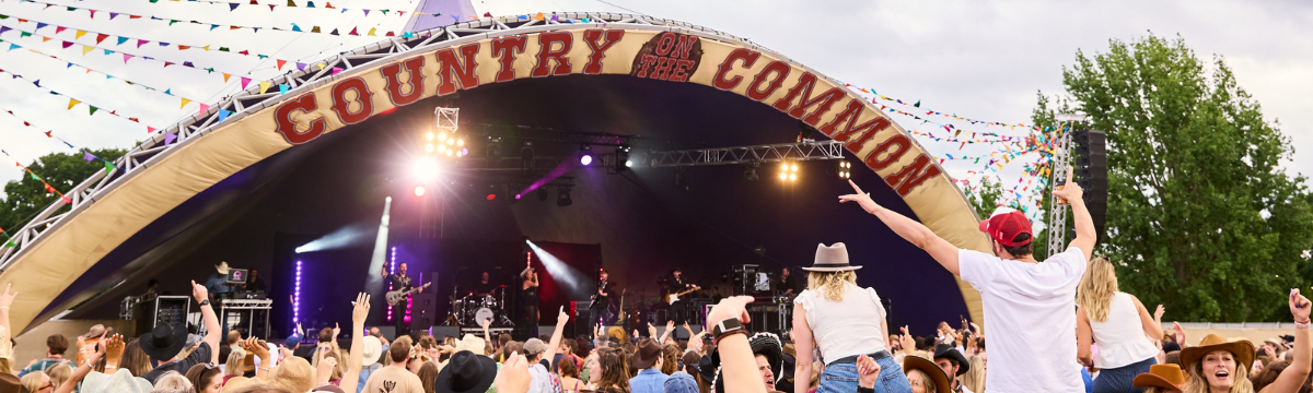 Festival crowd in front of Country on Common stage