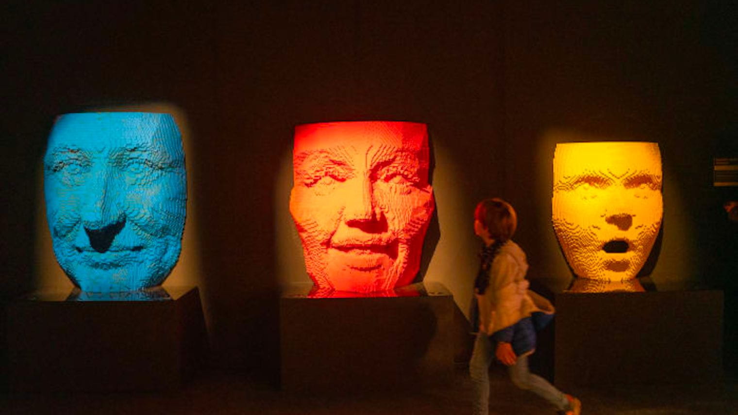 faces makes with Lego bricks