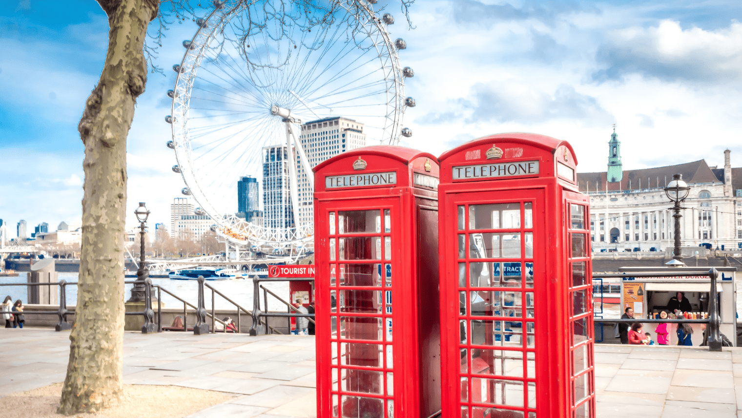 london eye and red cabins