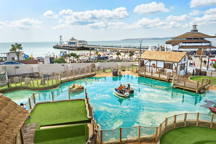 Smugglers Cove minigolf course