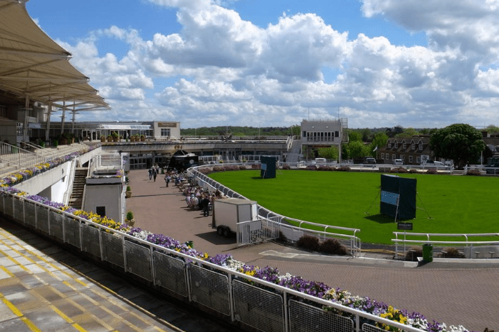 Sandown Park Parade Circle